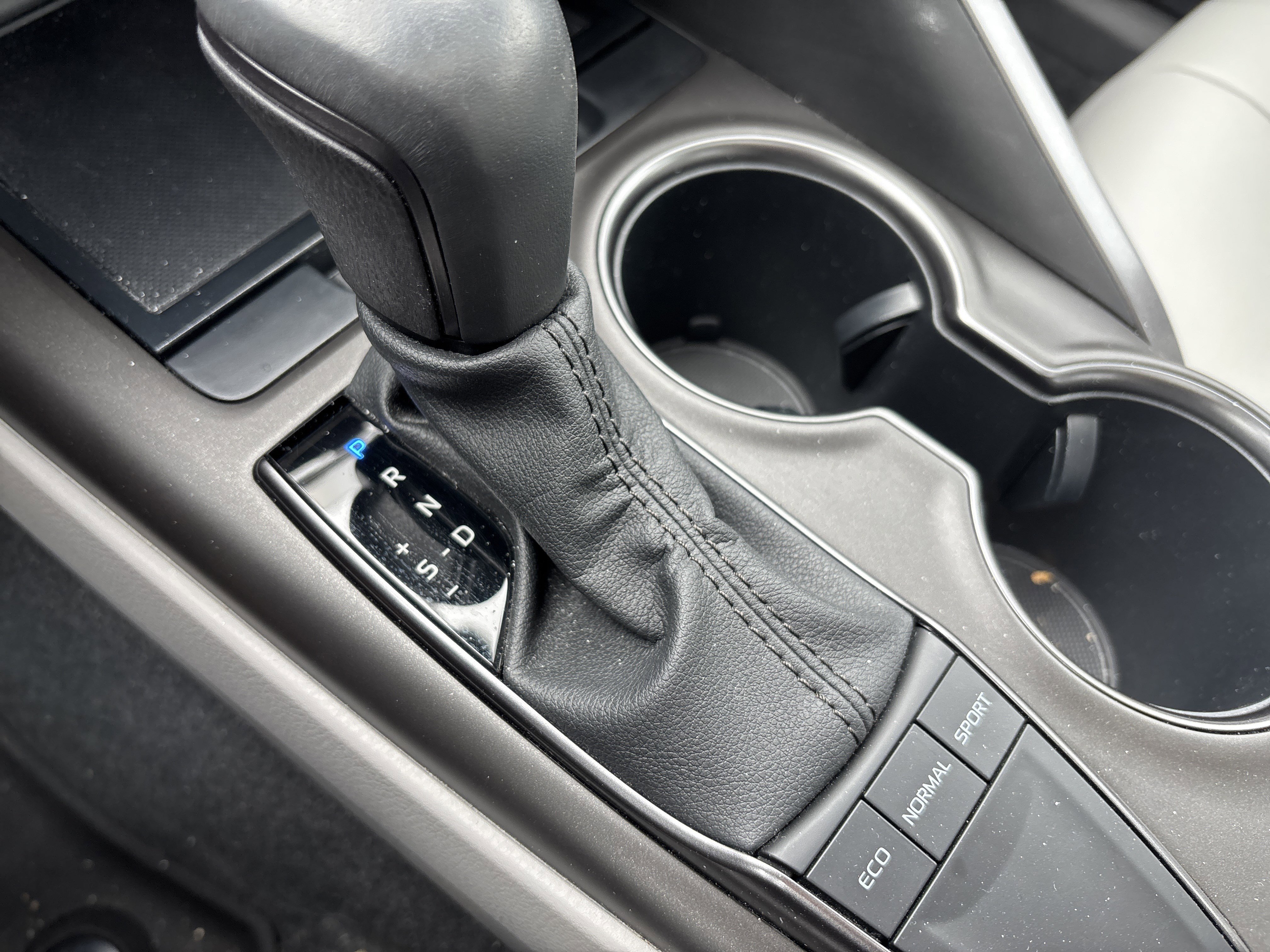 Used 2023 Toyota Camry SE w/ Convenience Package FWD image 20