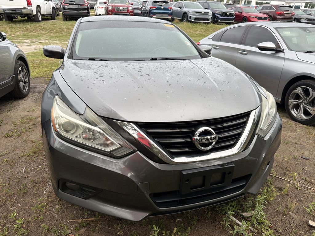 Used 2018 Nissan Altima 2.5 SV FWD image 2