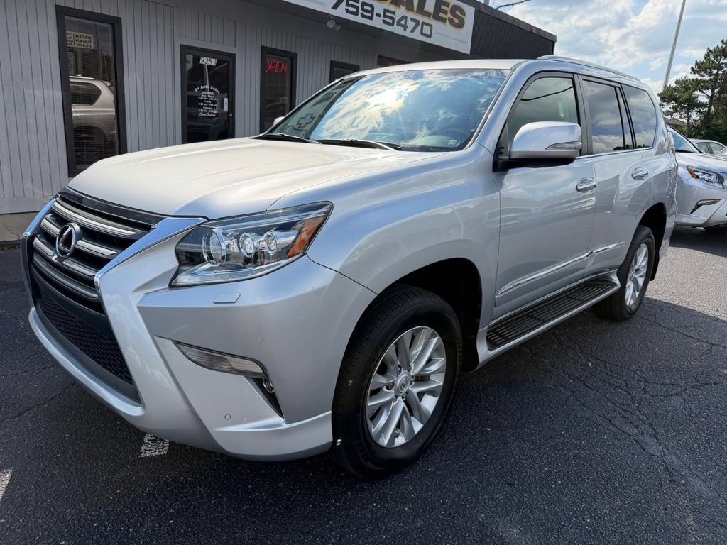Used 2018 Lexus GX 460 Premium w/ Premium Package AWD/4WD image 2