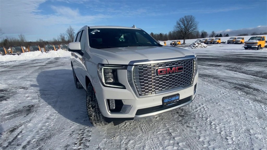Certified 2022 GMC Yukon Denali w/ Denali Premium Package image 3