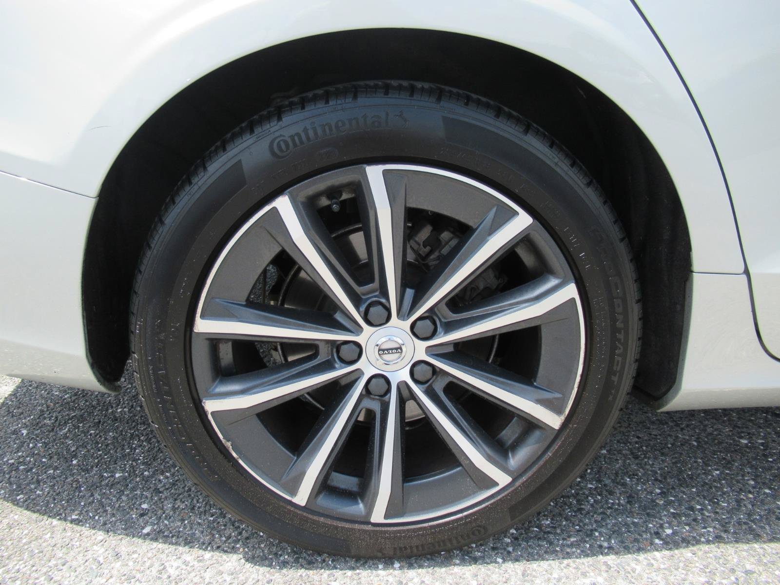 Used 2021 Volvo S60 T5 Momentum FWD image 8