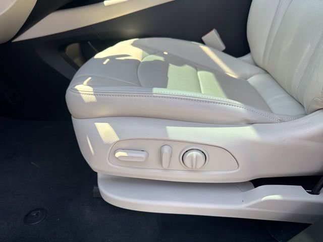 Used 2024 Buick Enclave Essence w/ Experience Buick Package FWD image 20