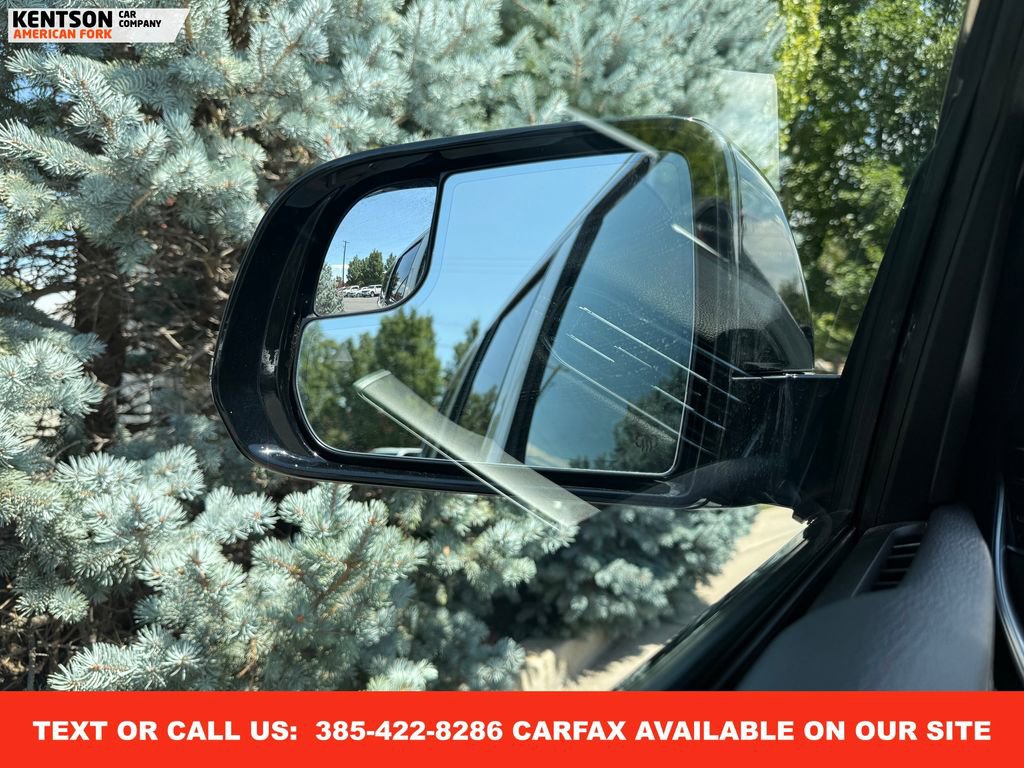 Used 2025 Jeep Wagoneer L Series III image 24