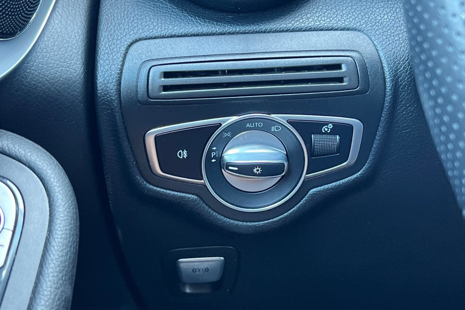 Used 2019 Mercedes-Benz GLC 300 image 33