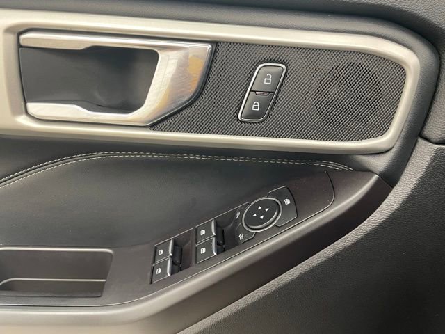 Used 2020 Ford Explorer XLT w/ Equipment Group 202A image 11