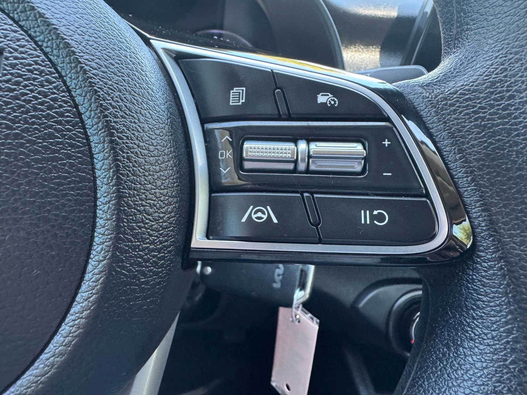 Used 2023 Kia Forte LXS FWD image 17