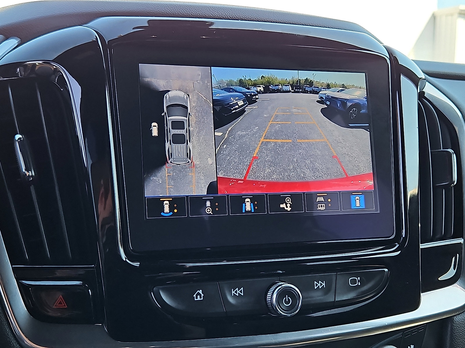 Used 2023 Chevrolet Traverse High Country AWD/4WD image 19