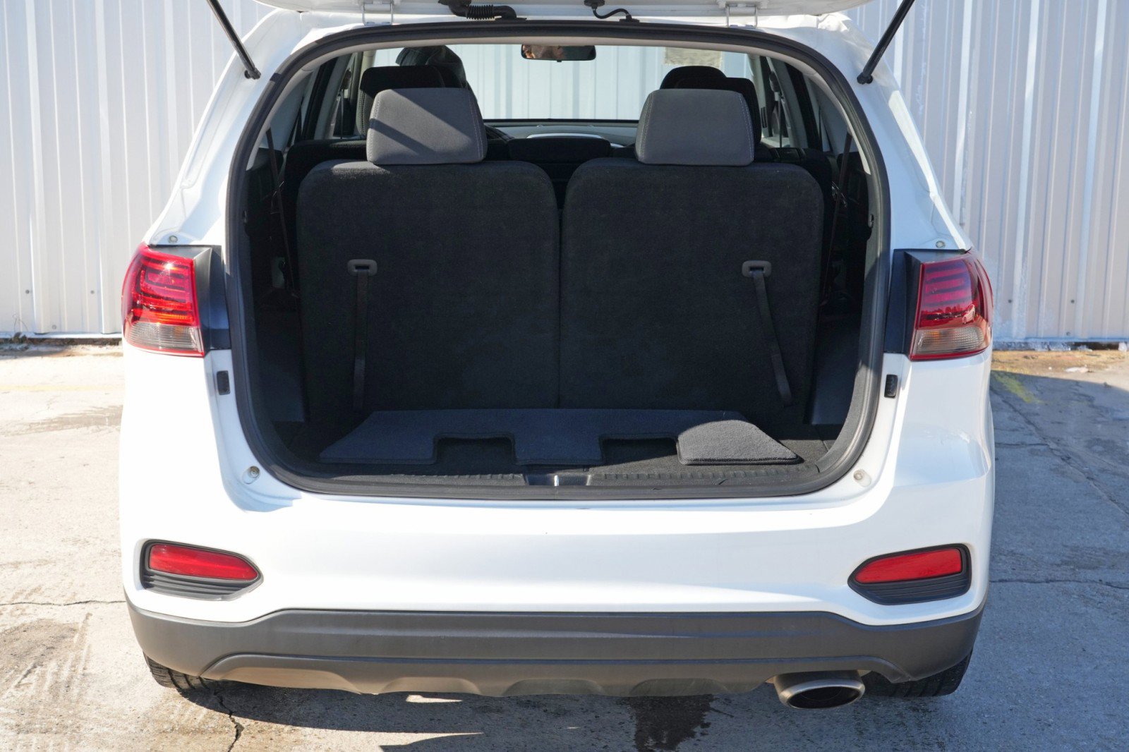 Used 2020 Kia Sorento LX image 9