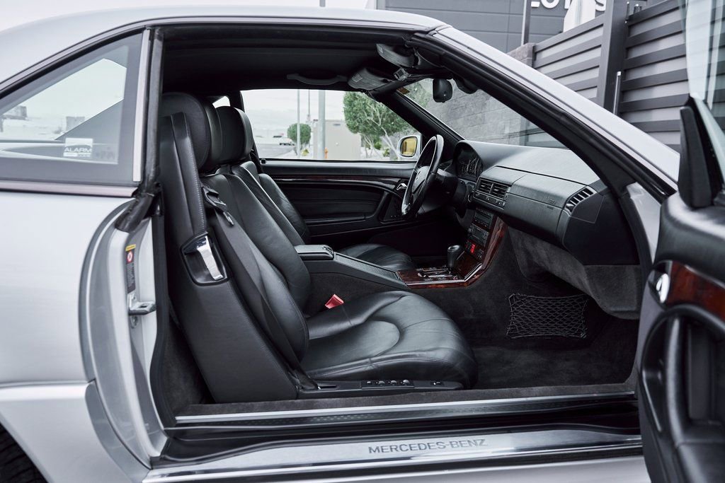 Used 2002 Mercedes-Benz SL 500 w/ SL2 Option Pkg image 23