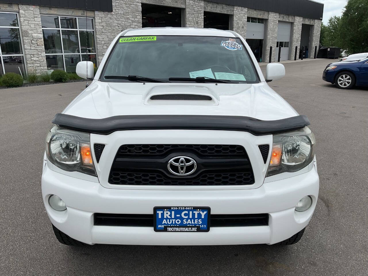 Used 2011 Toyota Tacoma PreRunner w/ TRD Sport Pkg RWD image 12