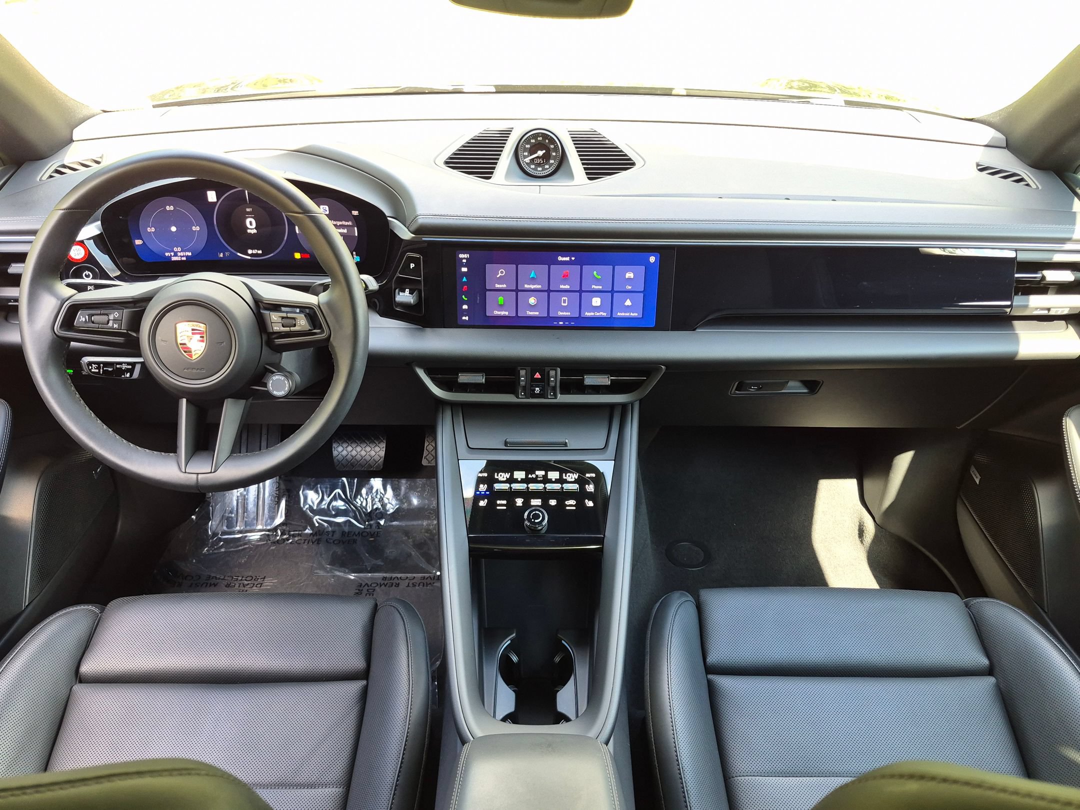 Certified 2025 Porsche Macan 4 Electric AWD/4WD image 22