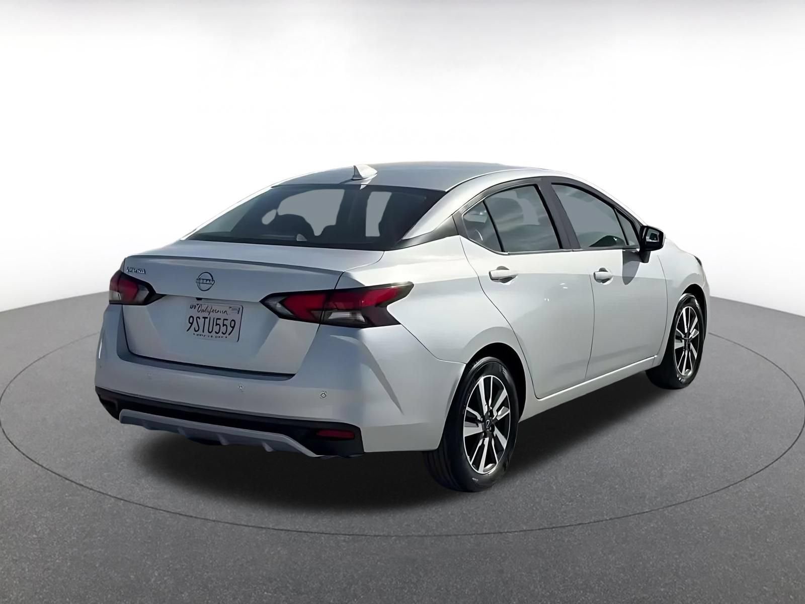 Used 2025 Nissan Versa SV FWD image 13