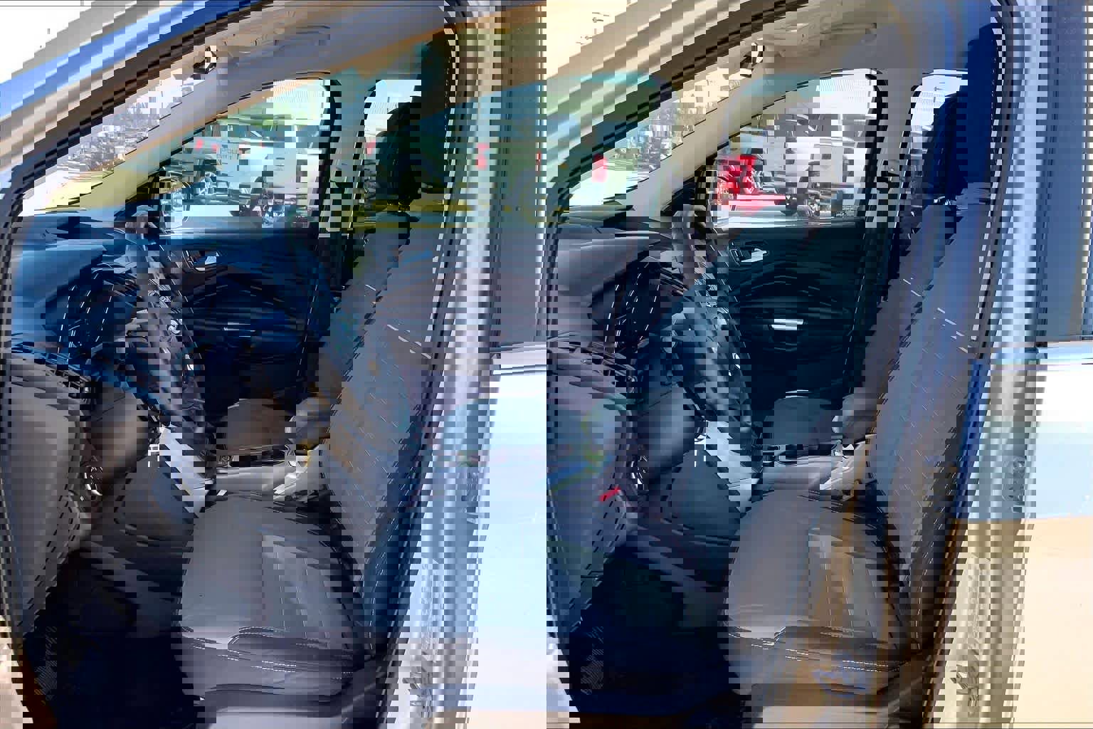 Used 2015 Ford Escape SE image 8