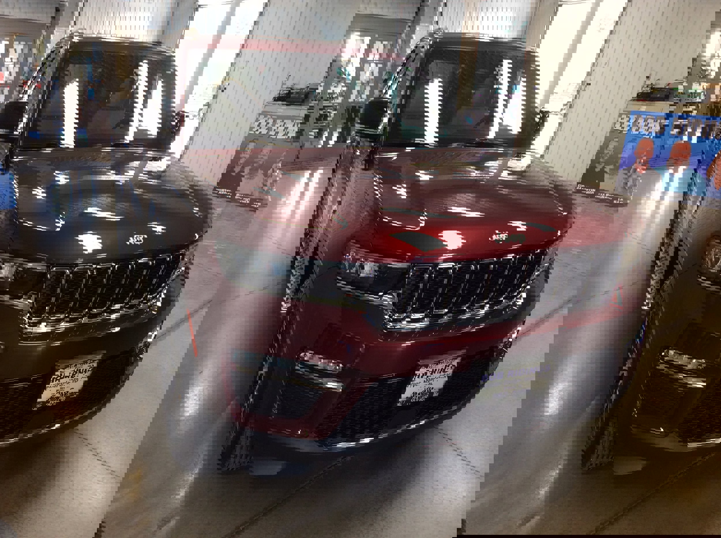 Used 2024 Jeep Grand Cherokee Limited image 8