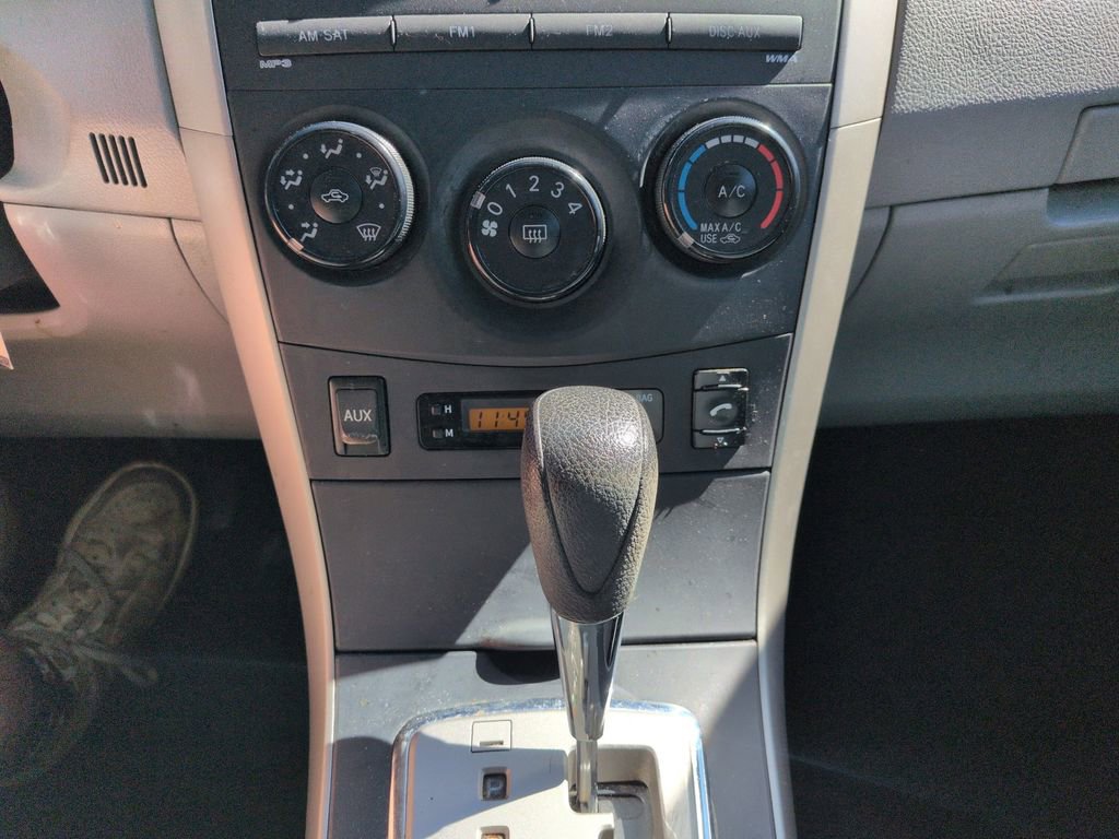 Used 2010 Toyota Corolla LE FWD image 19