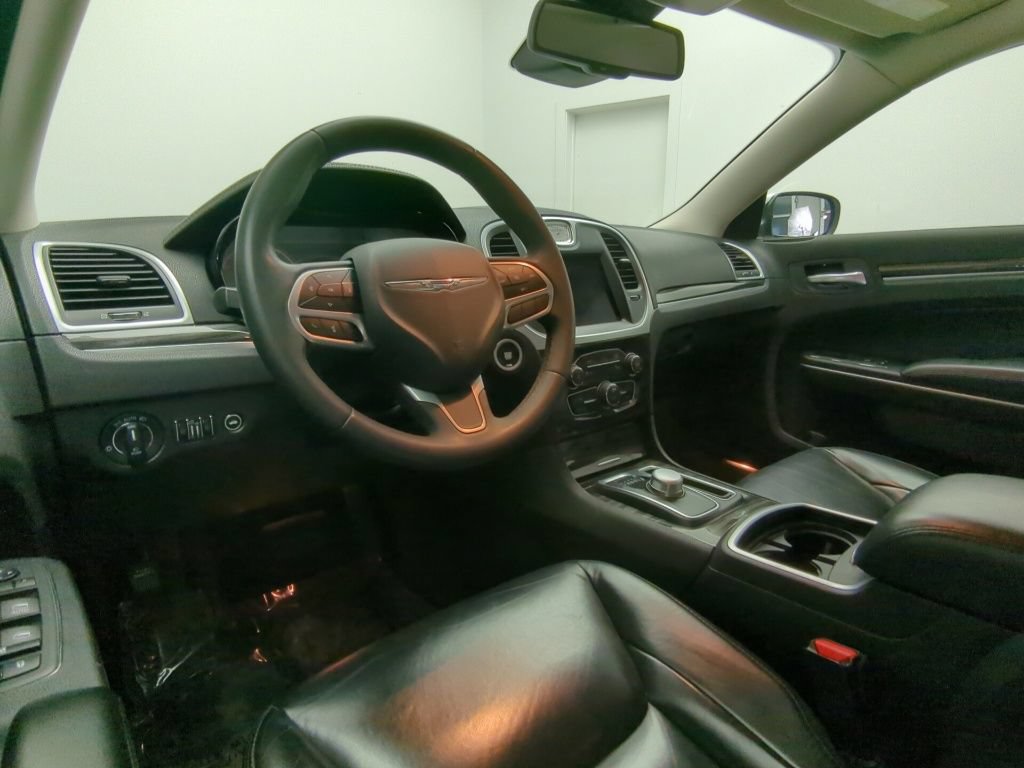 Used 2022 Chrysler 300 Touring L RWD image 25