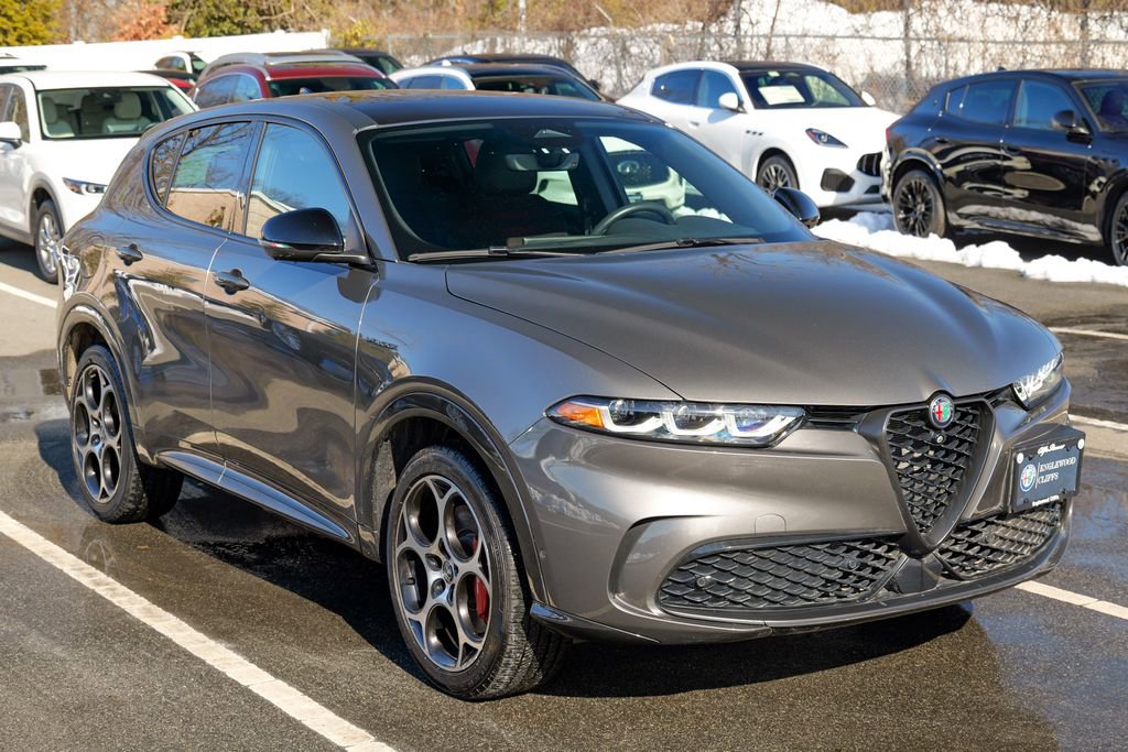 Used 2024 Alfa Romeo Tonale Veloce w/ Active Assist Package image 9