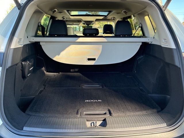 Used 2023 Nissan Rogue SL w/ SL Premium Package image 17