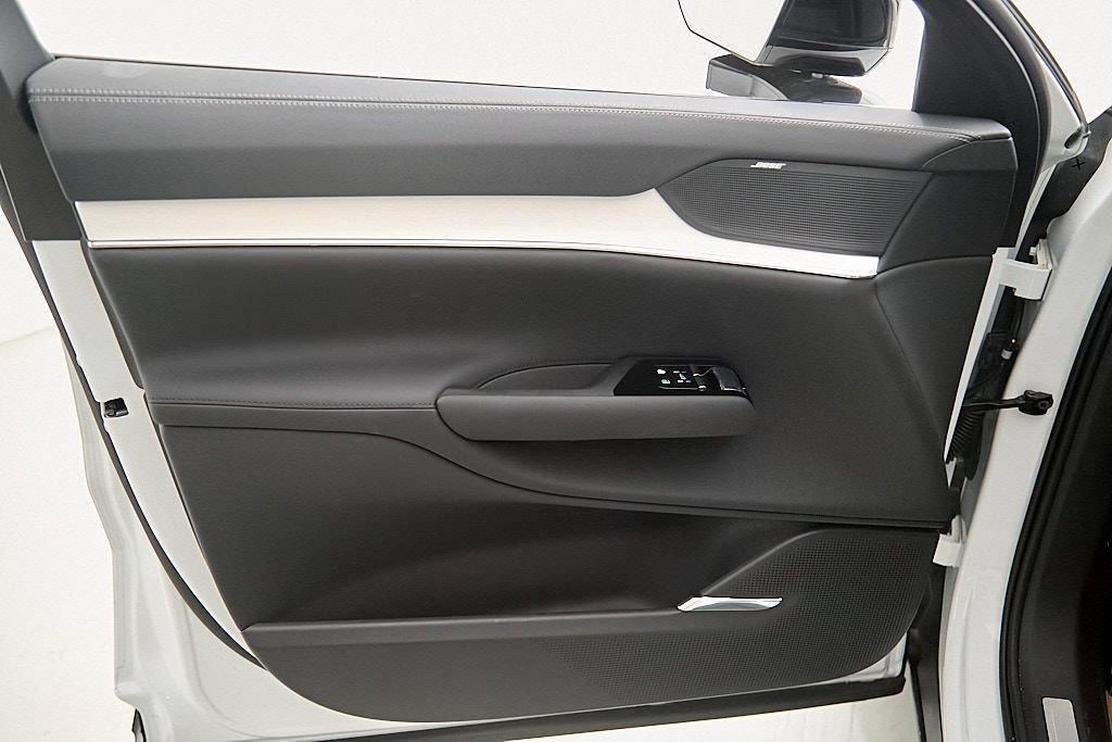 New 2026 Volvo EX90 Ultra AWD/4WD image 9
