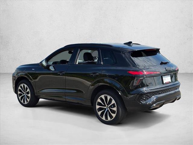 New 2026 Audi Q3 quattro 2.0T w/ Driver Assistance Package AWD/4WD image 7