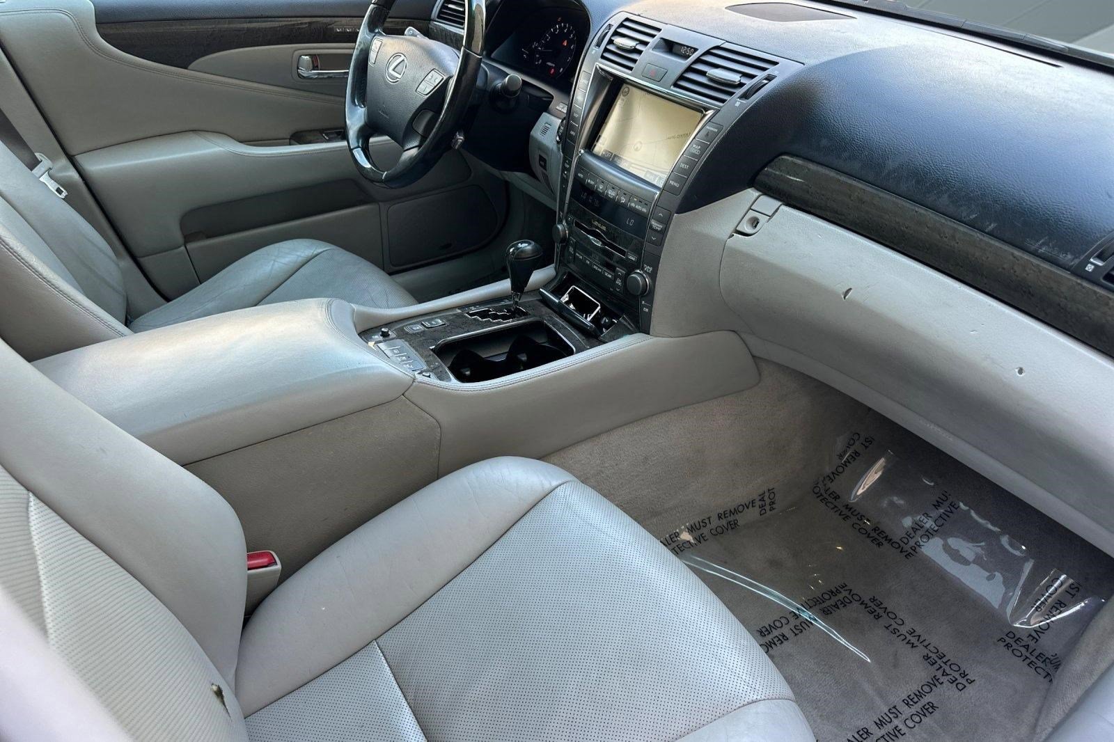 Used 2007 Lexus LS 460 image 32