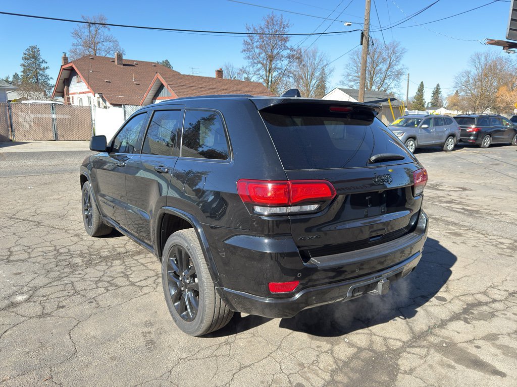 Used 2021 Jeep Grand Cherokee Laredo X image 4
