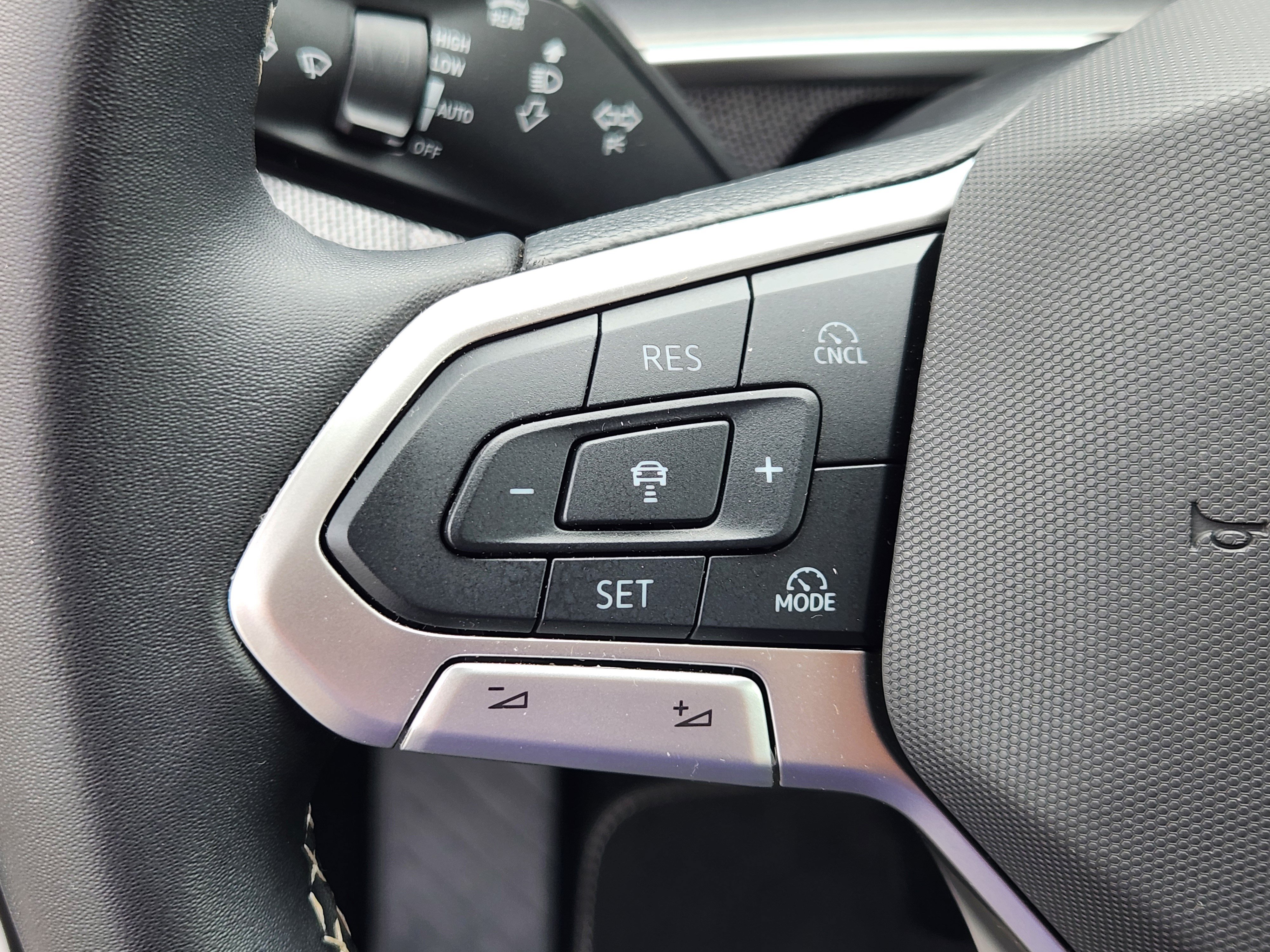Certified 2025 Volkswagen Tiguan S AWD/4WD image 21