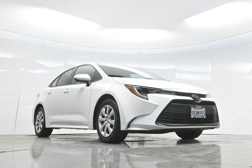 Used 2025 Toyota Corolla LE FWD image 63