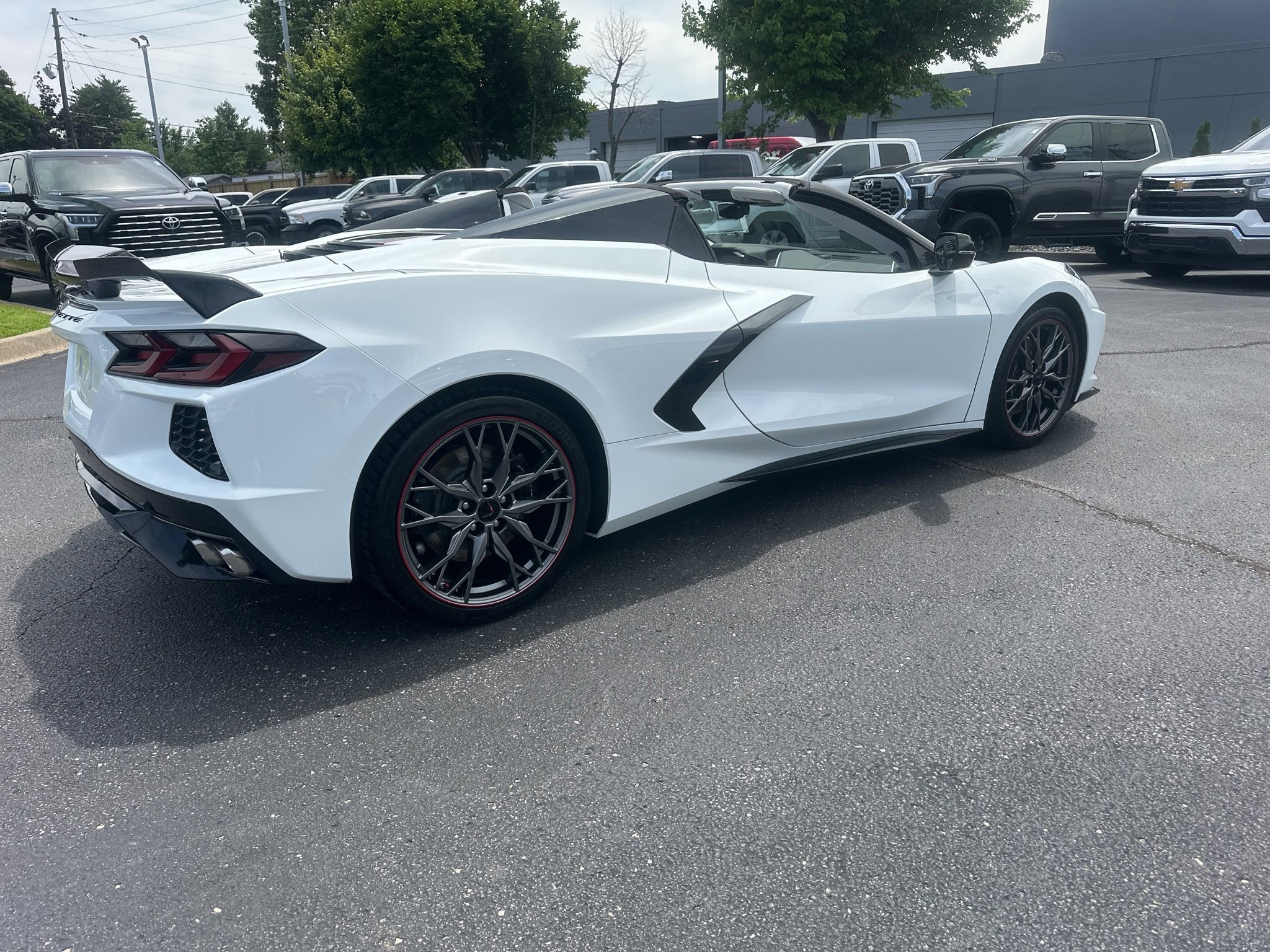 Used 2024 Chevrolet Corvette Stingray Premium Conv w/ Z51 Performance Package RWD image 3