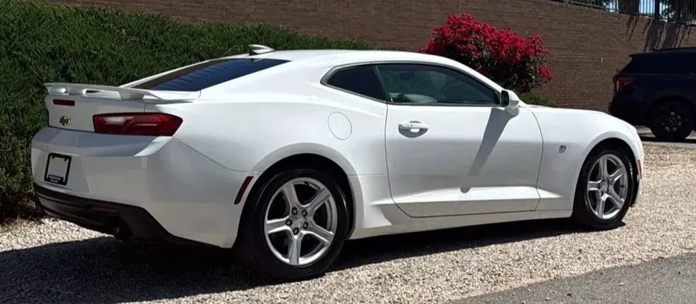 Used 2017 Chevrolet Camaro LT RWD image 6
