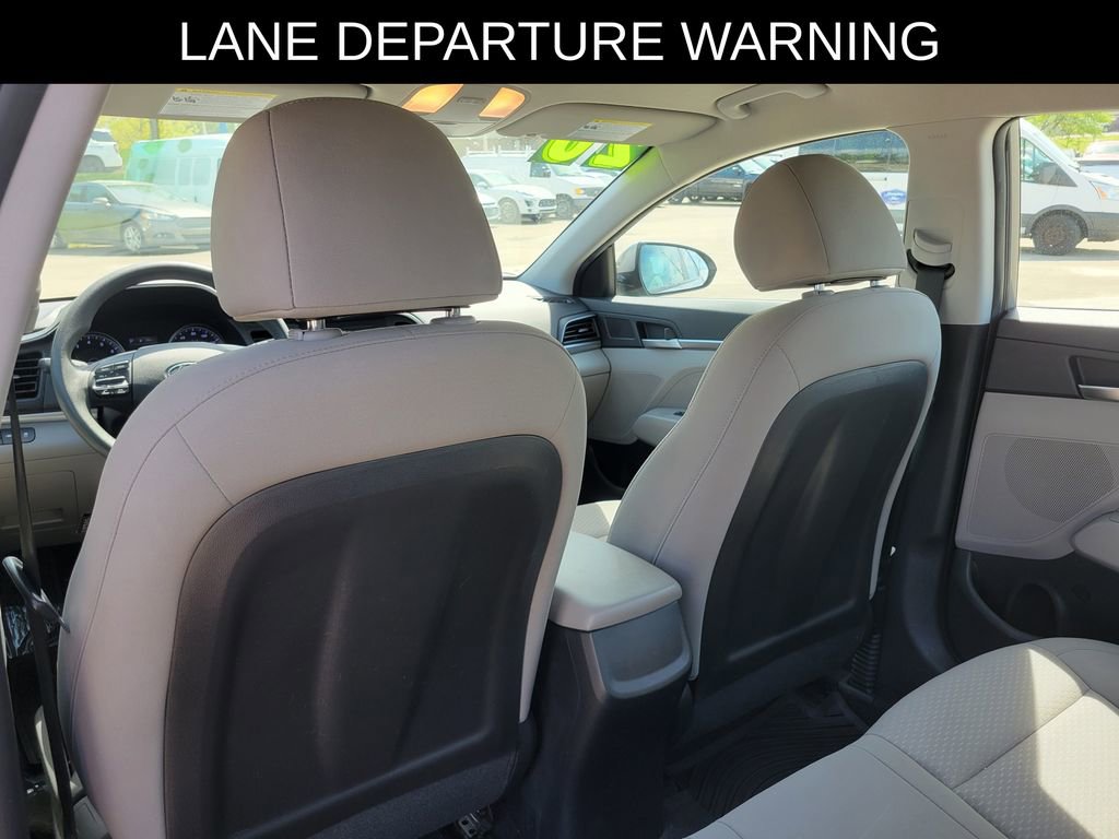 Used 2020 Hyundai Elantra SE w/ Winter Weather Package FWD image 12