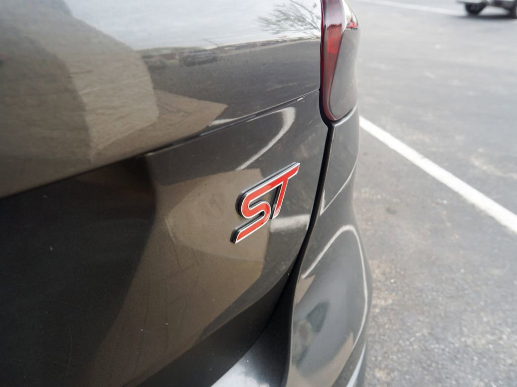 Used 2015 Ford Focus ST w/ Equipment Group 402A FWD image 9