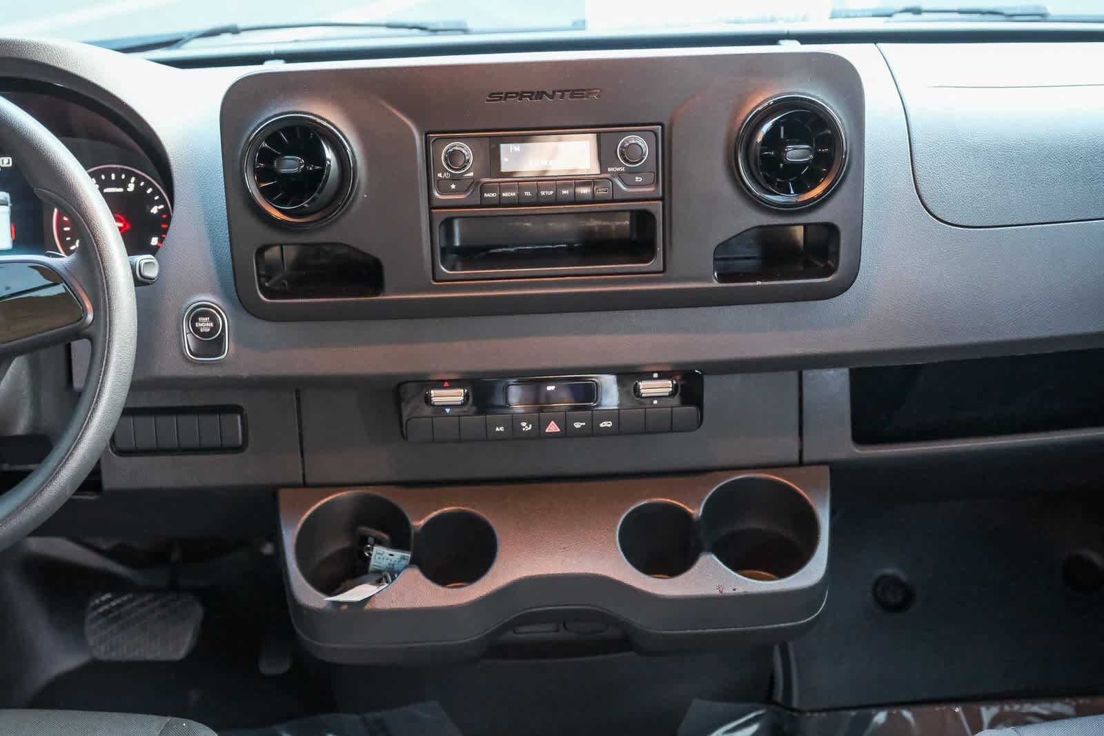 Used 2024 Mercedes-Benz Sprinter 2500 image 14