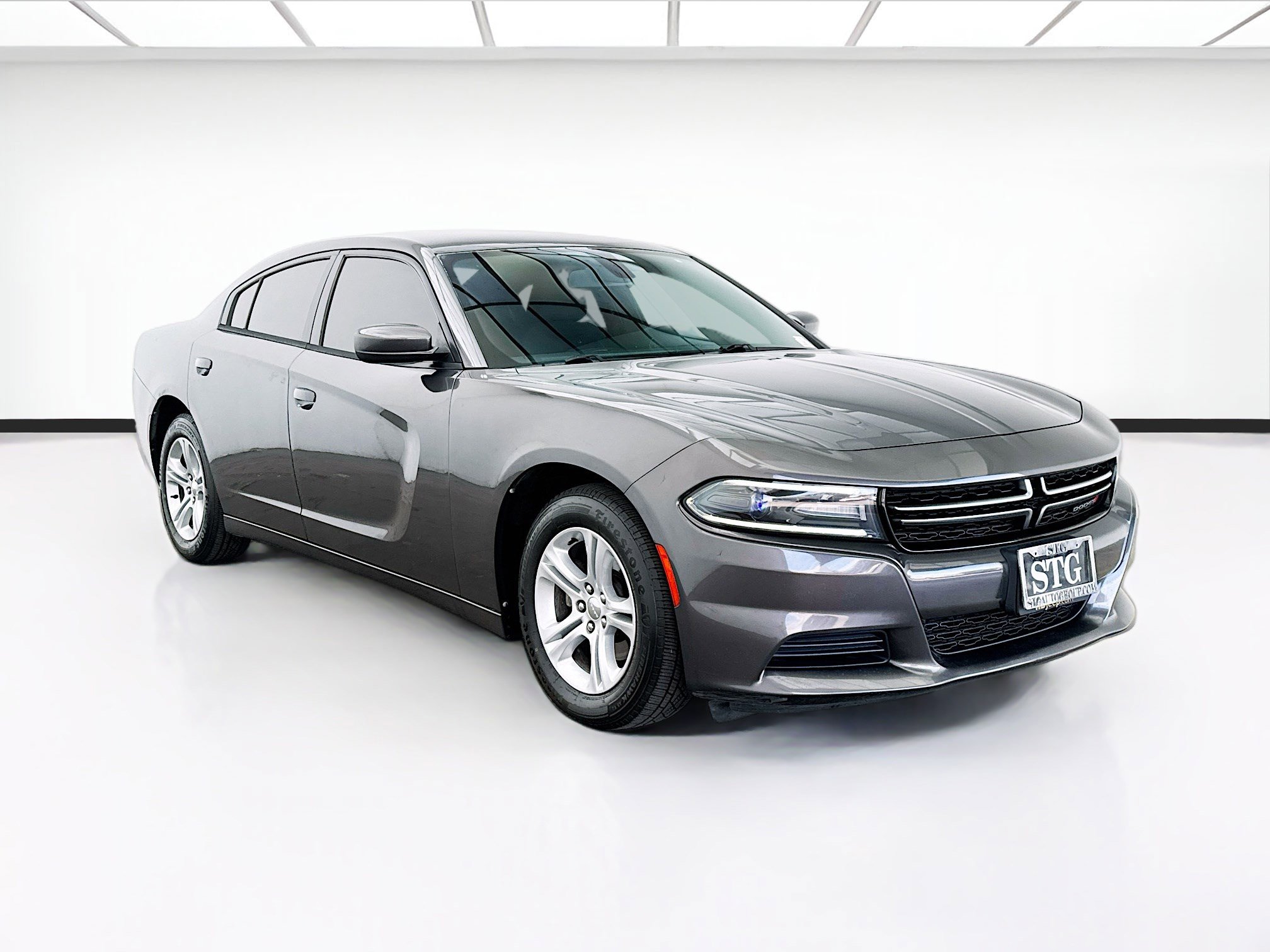 Used 2016 Dodge Charger SE image 3