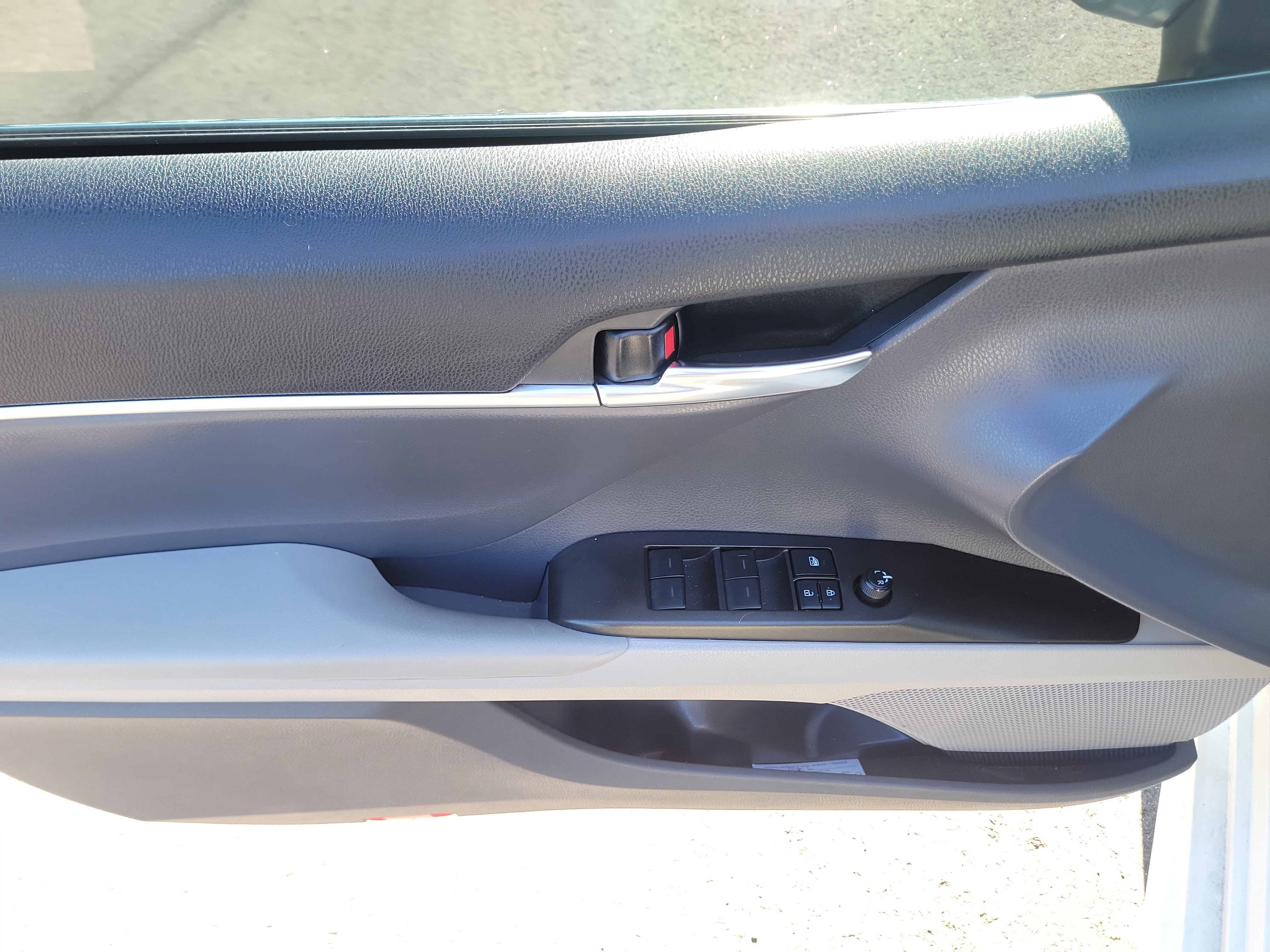 Used 2021 Toyota Camry SE w/ Audio Upgrade Package FWD image 19
