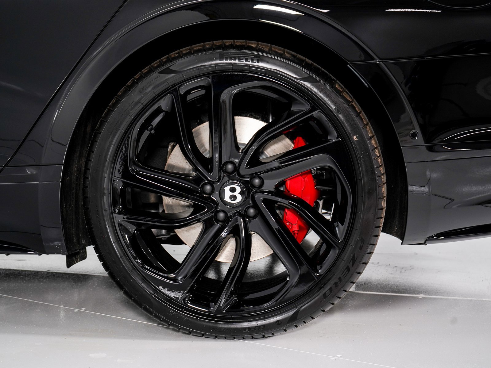 Certified 2025 Bentley Flying Spur Plug-In Hybrid image 44