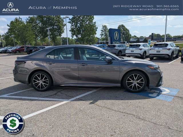 Used 2022 Toyota Camry SE w/ Cold Weather Package FWD image 9