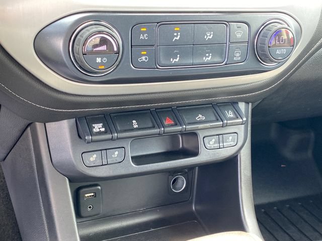 Used 2018 GMC Canyon SLT w/ Driver Alert Package AWD/4WD image 13