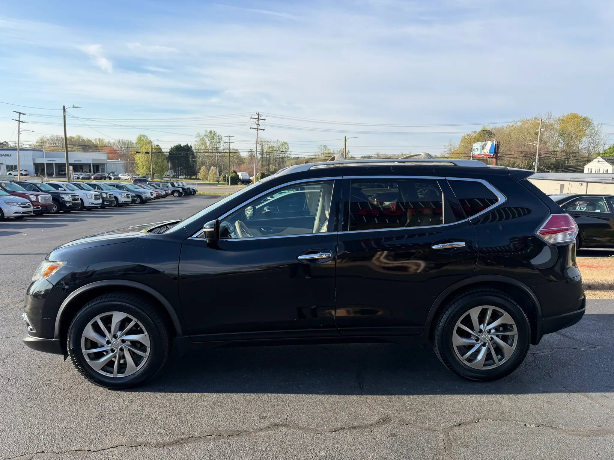 Used 2014 Nissan Rogue SL w/ SL Premium Package image 4