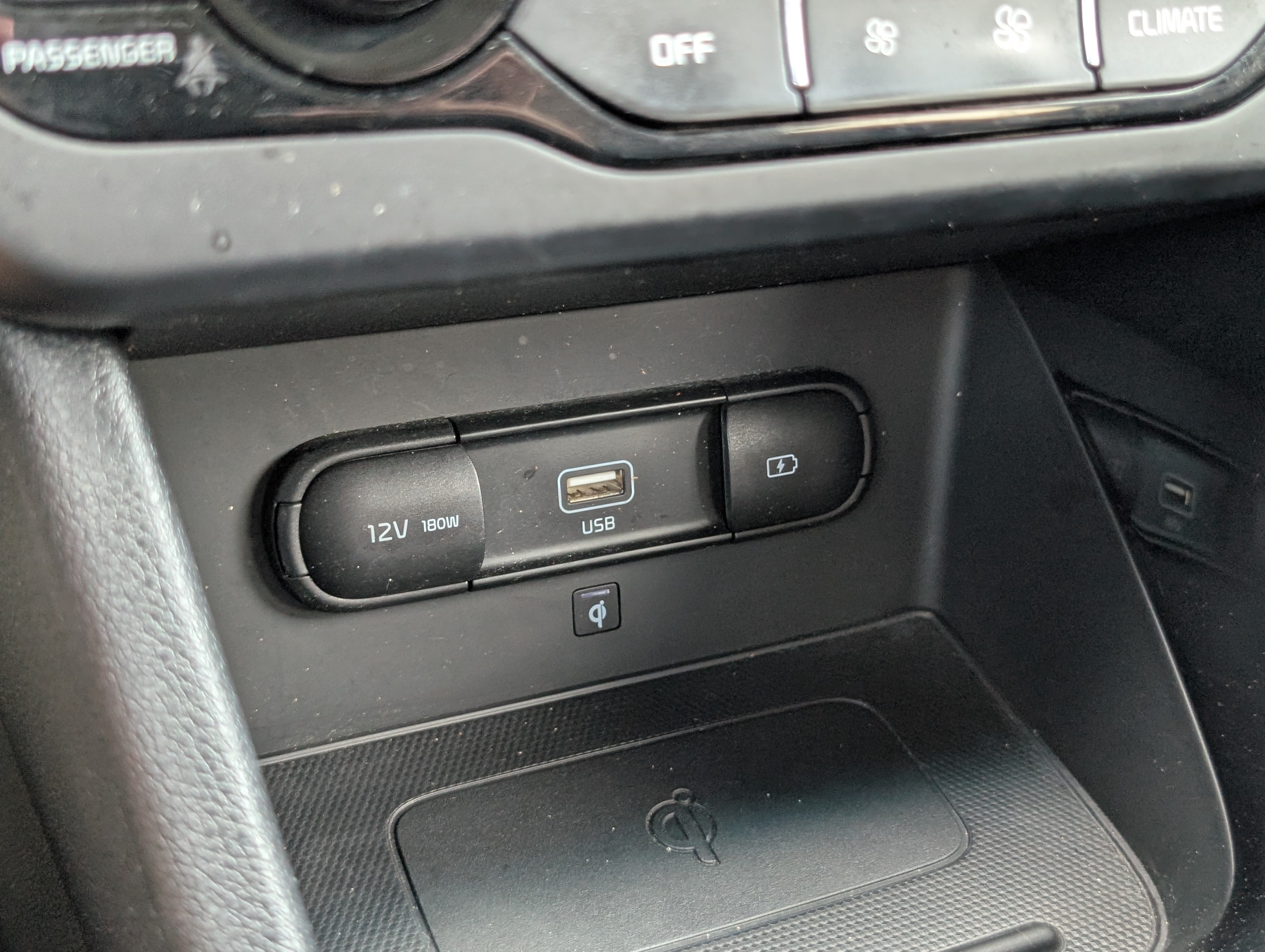 Used 2022 Kia Niro EX Premium FWD image 18