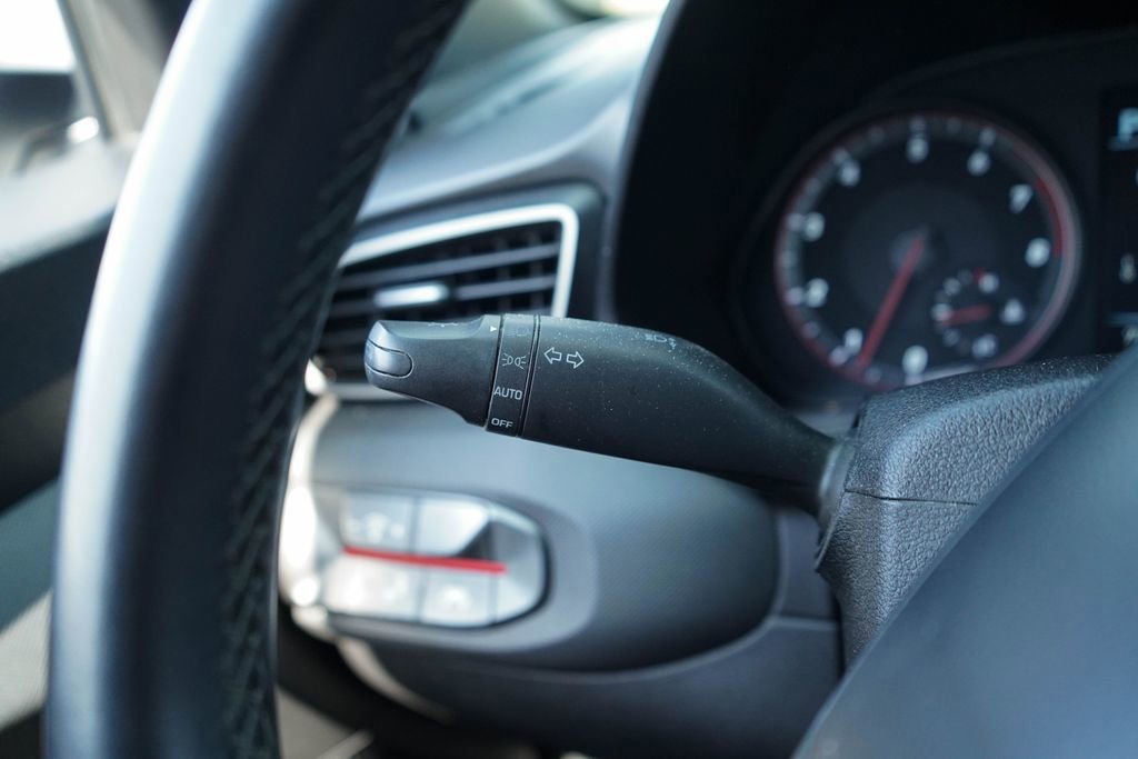 Used 2019 Hyundai Veloster Turbo image 30