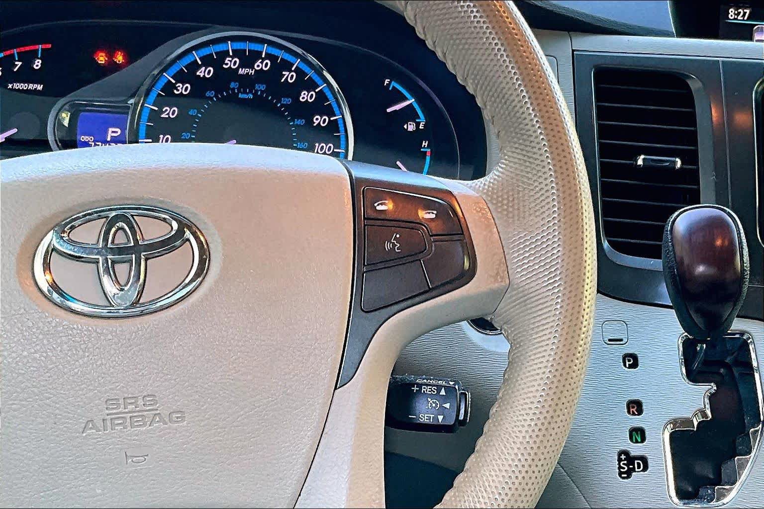 Used 2013 Toyota Sienna XLE FWD image 25