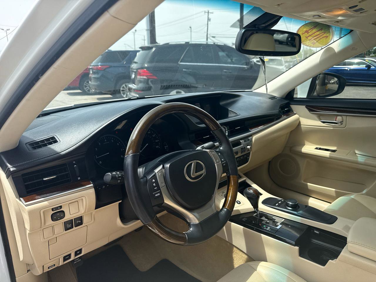 Used 2014 Lexus ES 350 w/ Premium Package FWD image 8
