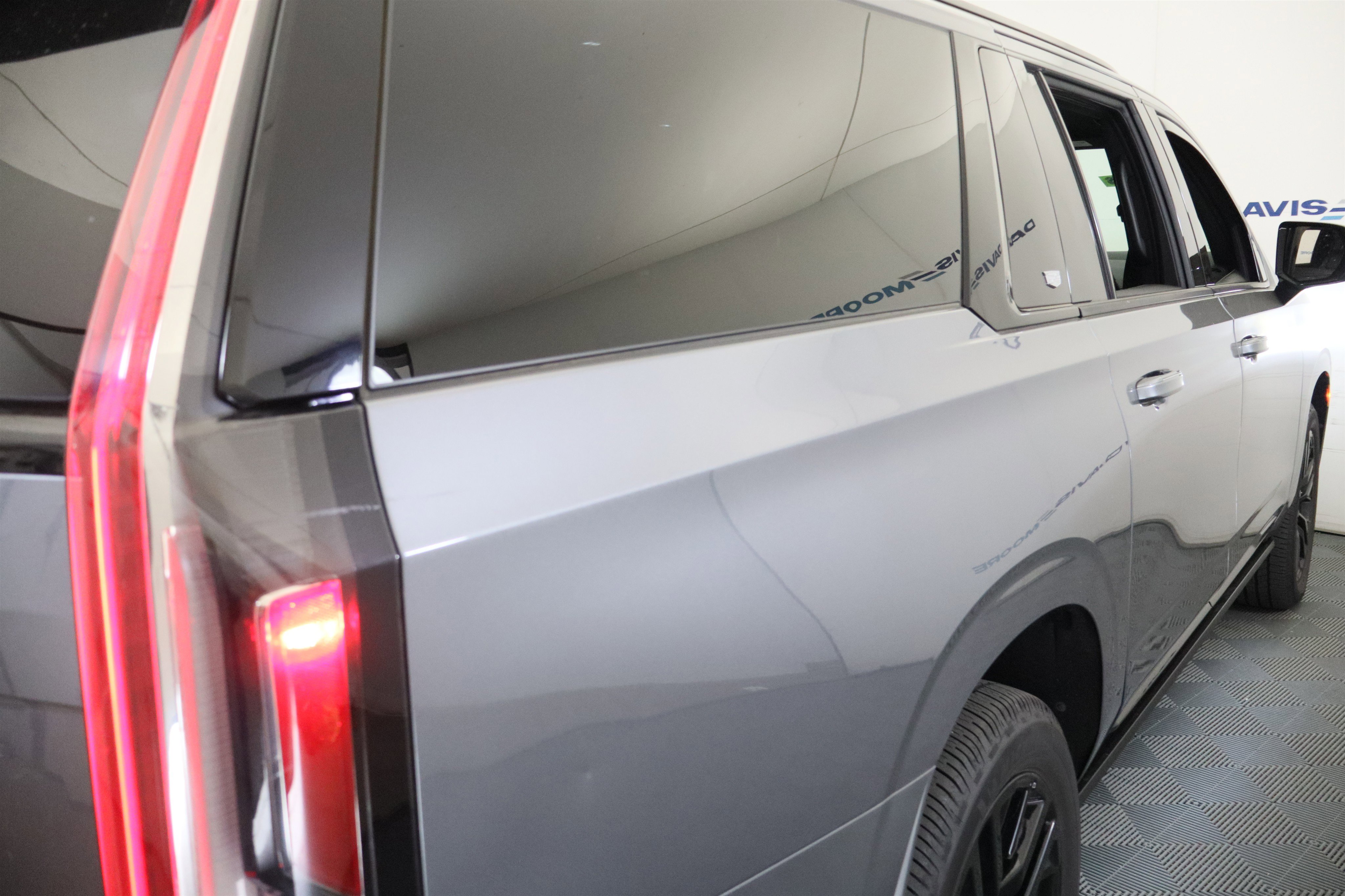 Used 2021 Cadillac Escalade ESV Sport w/ Driver Assist Tech Package AWD/4WD image 7