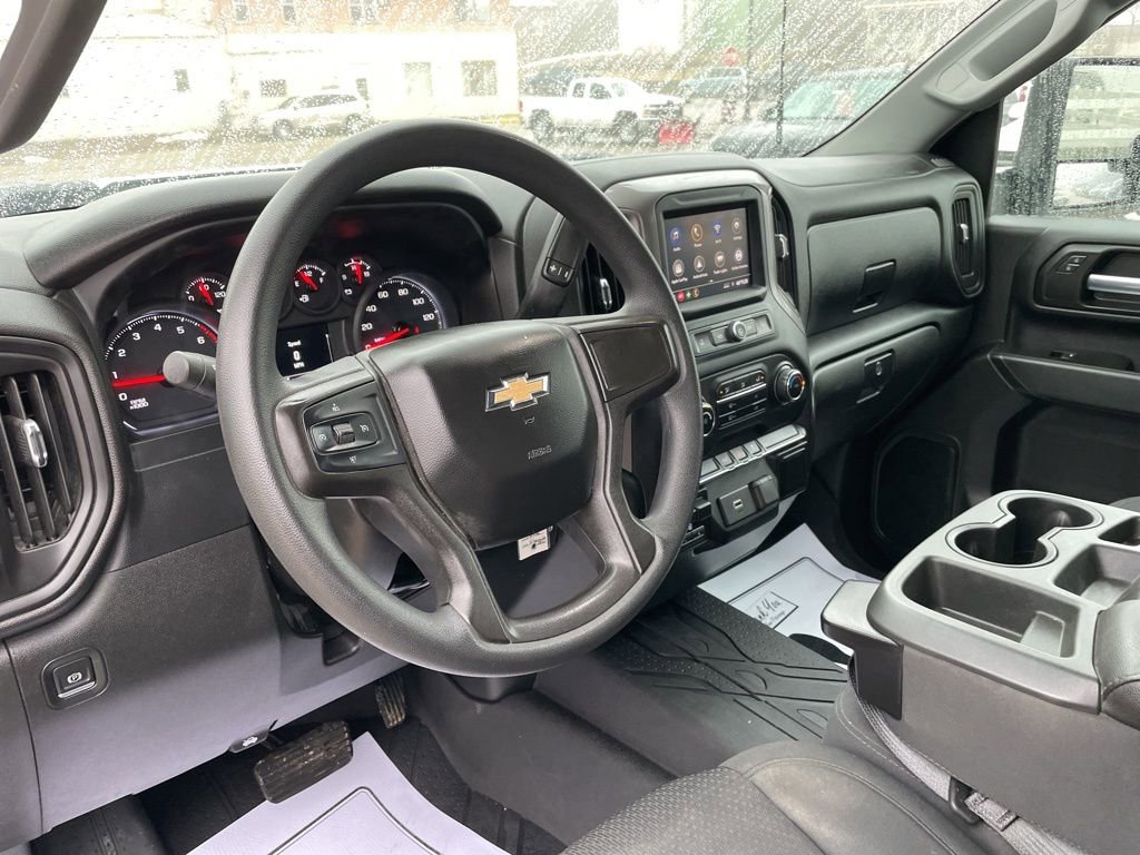 Used 2020 Chevrolet Silverado 2500 Custom w/ Custom Value Package image 4
