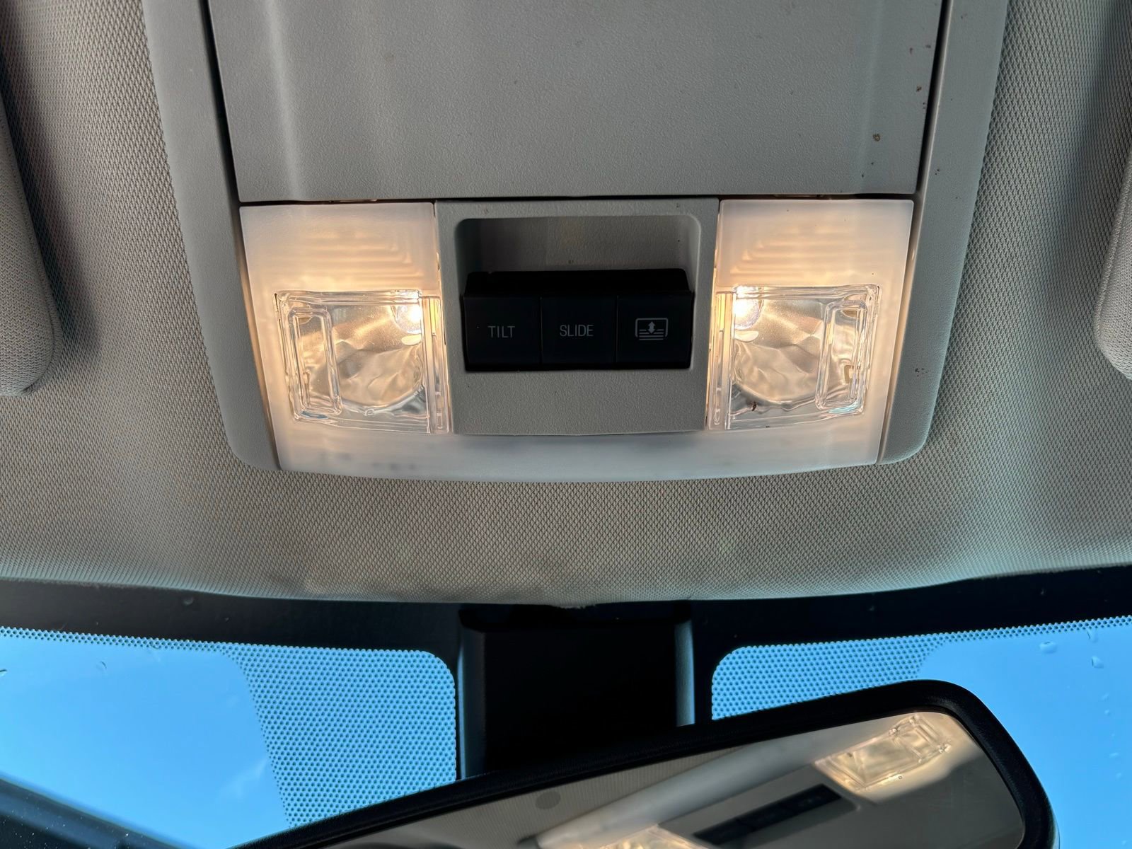 Used 2018 Ford Explorer Platinum AWD/4WD image 18