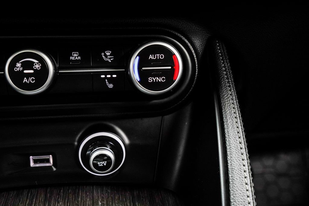 Used 2022 Alfa Romeo Stelvio Ti image 22