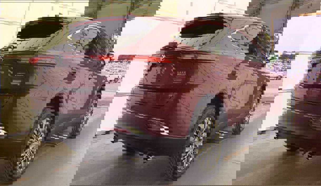 Used 2023 Toyota Venza Limited AWD/4WD image 3