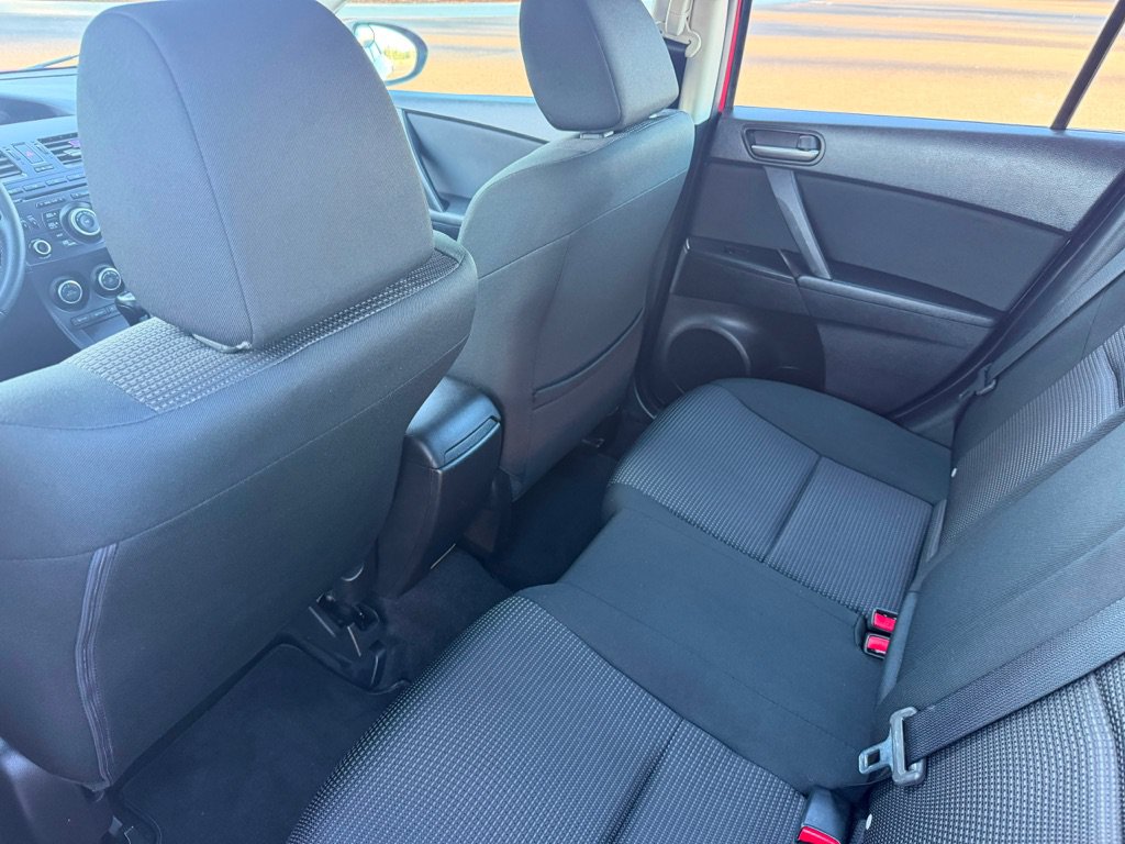 Used 2013 MAZDA MAZDA3 i Touring FWD image 12