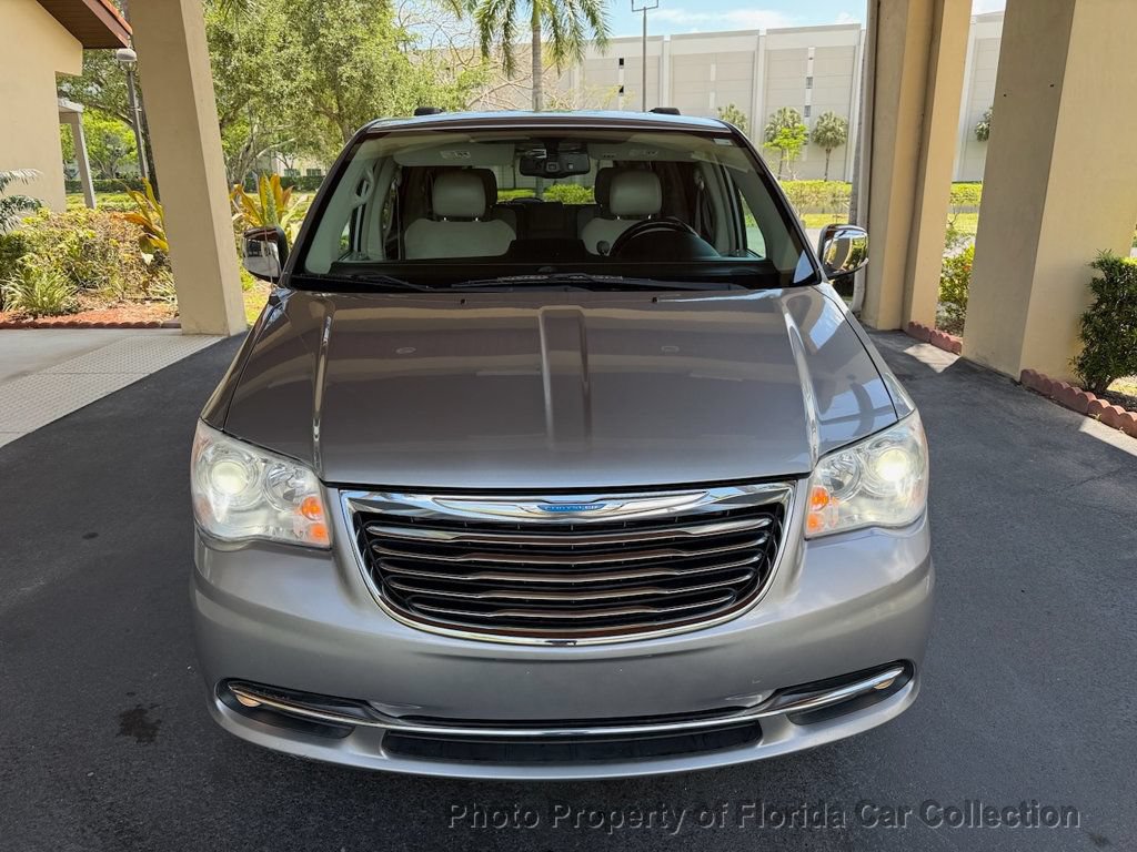 Used 2013 Chrysler Town & Country Limited w/ Luxury Group FWD image 71